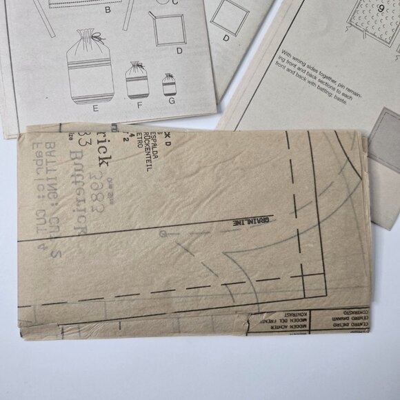 🎄 Butterick 3983 UNCUT Hostess Accessories Sewing Pattern | Adult & Child - Picture 5 of 7